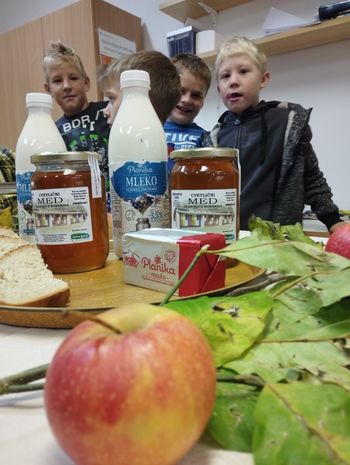 Tradicionalni slovenski zajtrk na OŠ Kobarid Tradicionalni slovenski zajtrk na OŠ Kobarid