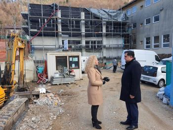 Ogled poteka obnove telovadnice OŠ Poldeta Stražišarja