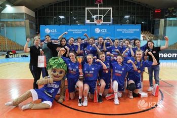 Učenke OŠ Žiri pokalne klubske prvakinje Učenke OŠ Žiri pokalne klubske prvakinje