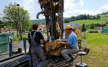 V Voličini izvrtali prvo 160-metrsko geotermalno vrtino za ogrevanje šole, vrtca in telovadnice