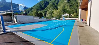 Na igrišču na Srpenici položena zaključna plast