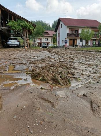 Poziv za prijavo škode na stvareh zaradi posledic poplav z neurji 2. junija 2022