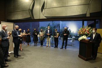 Odprtje razstave o Almi M. Karlin v Tokiu 