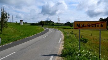 Mali Slatnik–Petelinjek: prenova ceste, večnamenska pot, avtobusno obračališče