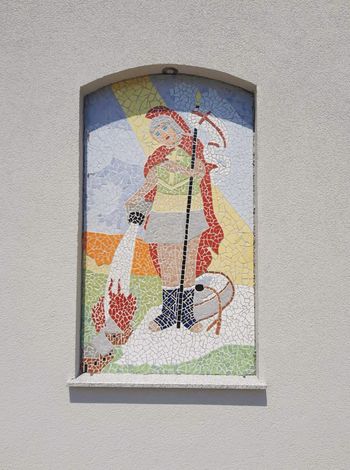 Mozaik sv. Florjana krasi gasilski dom PGD Šmartno ob Dreti
