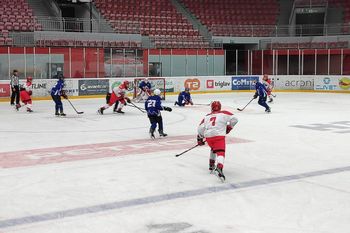 Pričenja se mednarodni hokejski turnir CCM World Invite Bled 2022
