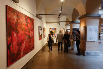 Zbiramo prijave za razstave v razstavnih prostorih MOL