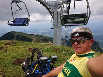 Kjer je volja, tam je pot - z ročnim E-MTB na Krvavec