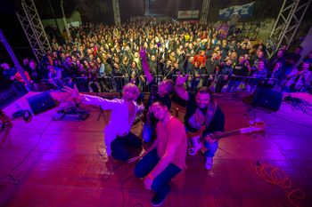 Dobrodelni glasbeni maraton ZA KRAS v Zelenem gaju je navkljub slabemu vremenu uspel