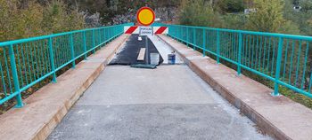 Vgrajena armiranobetonska plošča na mostu v Log Čezsoški