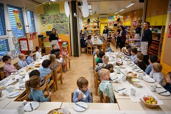 Na slovenski zajtrk v družbi vrtčevskih otrok tudi župan