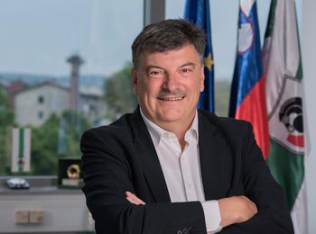 Župan občine Grosuplje bo tudi v naslednjem mandatnem obdobju dr. Peter Verlič