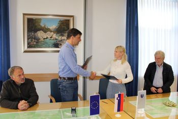 Uradno podpisana pogodba za obnovo Delavske in Kejžarjeve ulice