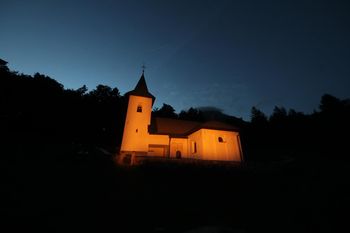 Prenovljena zunanja razsvetljava cerkva