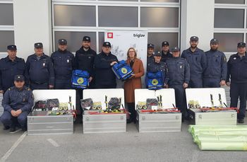 Gasilci GPO Žiri prejeli komplete za prekrivanje streh ob naravnih in drugih nesrečah