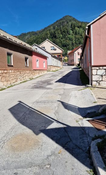 Začenja se obnova Delavske in dela Kejžarjeve ulice, v tem času popolna zapora ceste