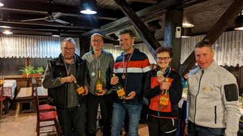 Jeseniški kegljači na ledu zmagali na turnirju na Jezerskem