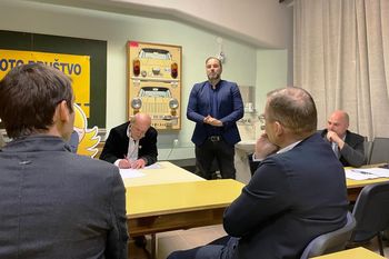 Zbor članov Avto moto društva Ravne Zbor članov Avto moto društva Ravne