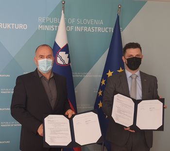 Med pomembnimi investicijami s slavnostnim podpisom pogodbe tudi investicija na Slovenski cesti