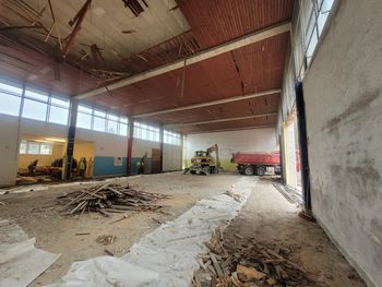 Stara telovadnica Osnovne šole Mengeš je bila porušena