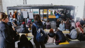 #1 Festival Hiše tisočerih zgodb - Na poti do Centra mladih Ljubljana #1 Festival Hiše tisočerih zgodb - Na poti do Centra mladih Ljubljana