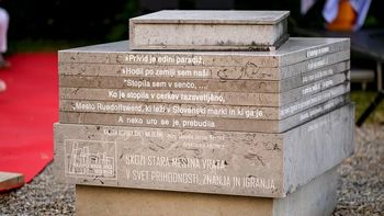 10 let Rastoče knjige Novo mesto