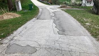 Letošnje preplastitve cest v desetih krajevnih skupnostih