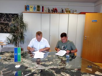 Podpis pogodbe za sanacijo cestne infrastrukture v Občini Mislinja