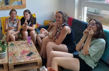 Mlade zmaje obiskali prostovoljci iz Belgije