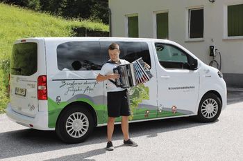 Predaja električnega vozila in odprtje Učne poti Mangart Predaja električnega vozila in odprtje Učne poti Mangart