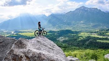 Poziv SPV Bovec kolesarjem in voznikom motornih vozil Poziv SPV Bovec kolesarjem in voznikom motornih vozil