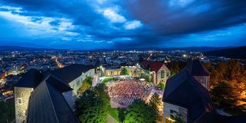 Letošnji Film pod zvezdami precej okrnjen zaradi slabega vremena Letošnji Film pod zvezdami precej okrnjen zaradi slabega vremena