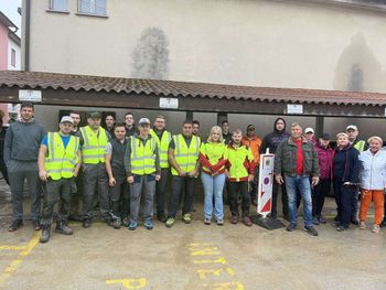 Na terenu tudi prostovoljne ekipe