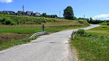 Popolna zapora odseka med Dolenjimi Kamencami in Potočno vasjo