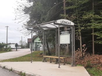 27 novih nadstrešnic od leta 2020 do danes