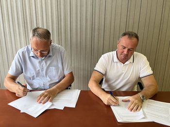 Župan Občine Kobarid je s predsednikom uprave Zidgrad d.d. podpisal gradbeno pogodbo za izgradnjo Čistilne naprave Breginj