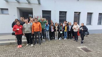 Medgeneracijsko druženje dijakov Gimnazije Novo mesto Medgeneracijsko druženje dijakov Gimnazije Novo mesto