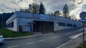 V soboto parkiranje v PH Portoval samo na zgornjem parkirišču