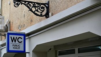 Naše mesto se ponaša z naj javnim straniščem 2023