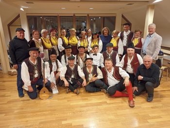 30 let folklornih korakov društva Ilinden Jesenice