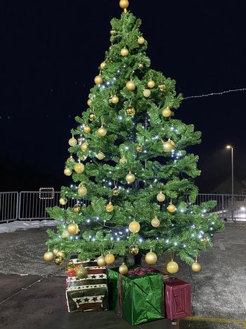 Prižig lučk in prihod Božička Prižig lučk in prihod Božička