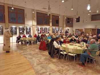 Vesele urice starejših iz KS Sava pred božično-novoletnimi prazniki