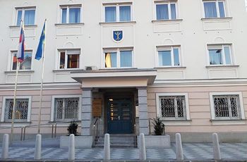 Upravna enota Domžale - Obvestilo strankam o spremembi uradnih ur