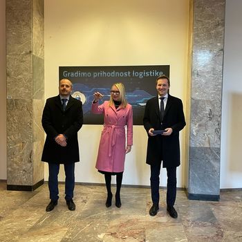 Župan Matija Kovač simbolno predal ključ stavbe nekdanje Srednje ekonomske šole Celje