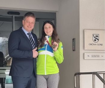 Gorjanka Pia Iskra ena izmed članov večkratnih svetovnih prvakov plesnega kluba Bolero Gorjanka Pia Iskra ena izmed članov večkratnih svetovnih prvakov plesnega kluba Bolero