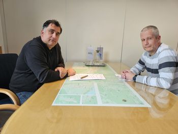 Podpis najemne pogodbe za otroško letovišče Pinea