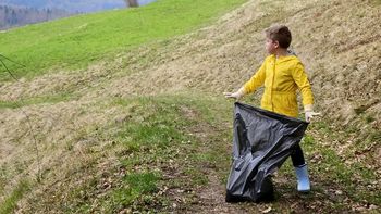Čistilna akcija Očistimo sosesko ponovno uspešno združila občane
