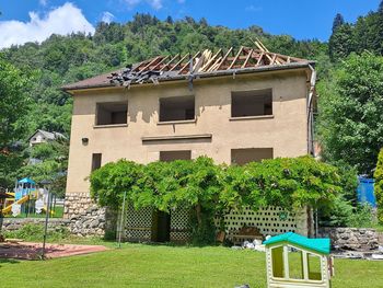 Pričela se je rušitev starega objekta vrtca v enoti Julke Pibernik Pričela se je rušitev starega objekta vrtca v enoti Julke Pibernik