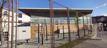 Obnovitev ograje na asfaltiranem igrišču pred OŠ Gradec in Gimnazijo Litija