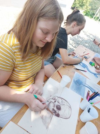 Poletne likovne počitnice prvič na novomeškem Rdečem križu